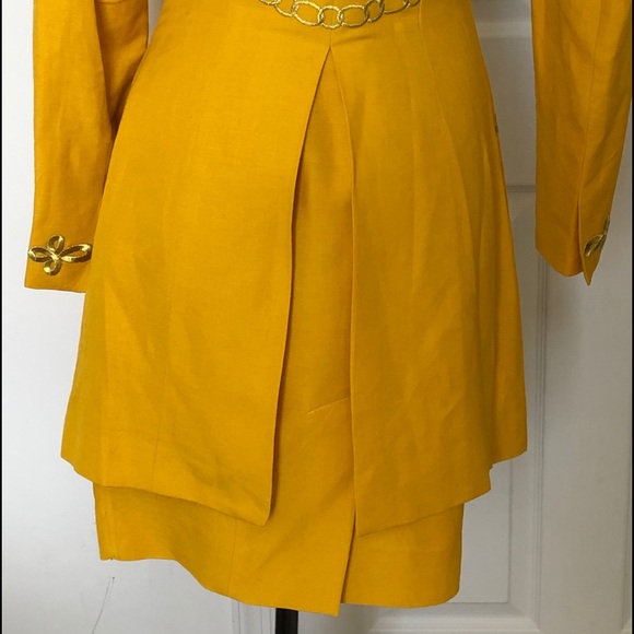 STUNNING Skirt & Jacket Suit - Picture 6 of 11